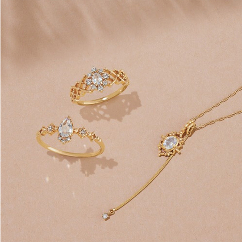 Bague fine en pierre de lune plaquée or