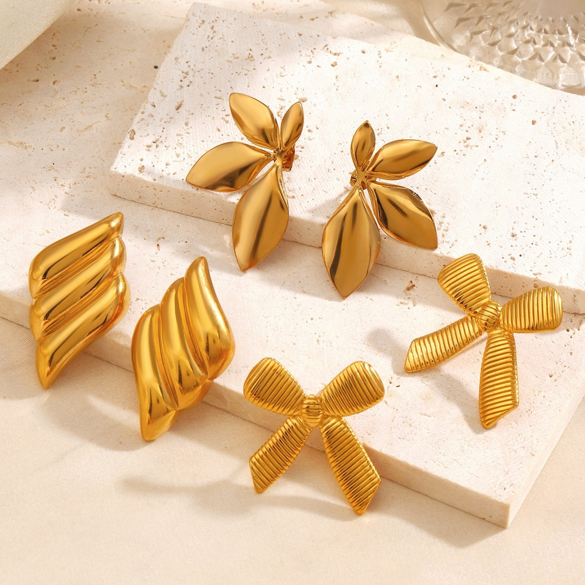 Boucle d'oreille a motifs