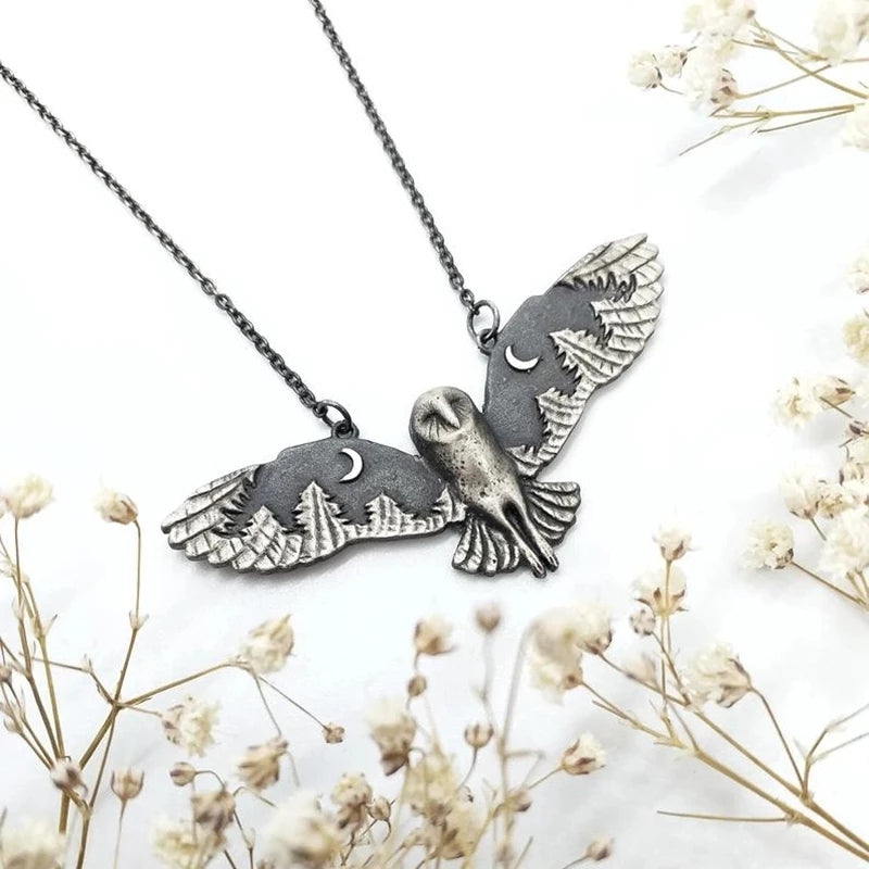 Collier pendentif hibou argenté vintage