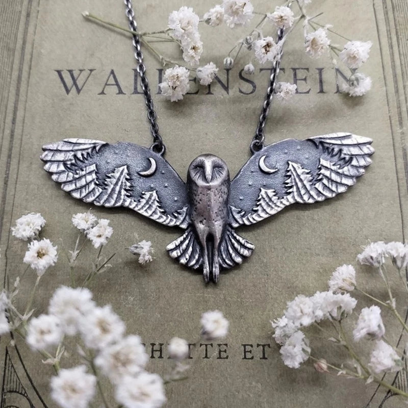 Collier pendentif hibou argenté vintage